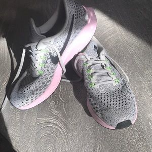 Women’s Nike zoom running shoes